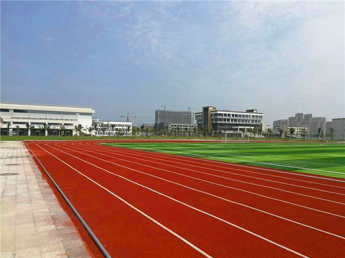 华中资讯大学运动场